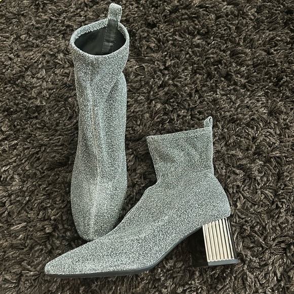 NWOB MICHAEL KORS Porter Glitter Knit Ankle Boot - Picture 1 of 5
